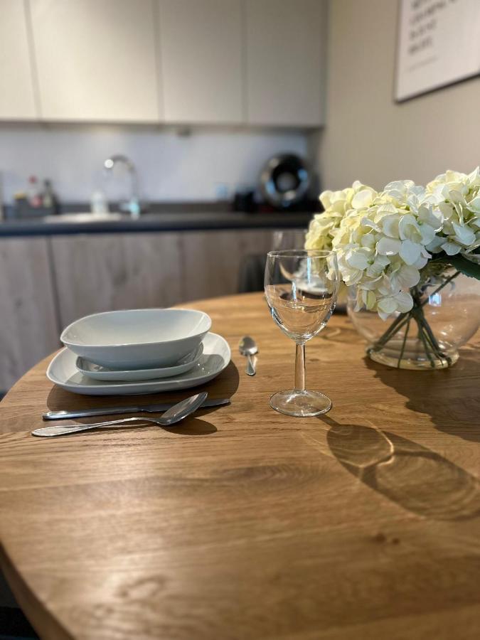 Koala & Tree - Modern 1 Bed Apartment For 4 Guests In The Heart Of Cambridge - Short Lets & Serviced Accommodation Exterior photo